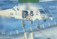 Washington defiende incautación de buque ligado a Venezuela; “actuamos conforme a la ley”, afirma la Casa Blanca Captura de pantalla del video publicado por la fiscal general de EU, Pam Bondi, sobre el desembarco de tropas de la Marina en el barco que transportaba crudo. Foto Handout / Fiscal General de Estados Unidos, Pam Bondi / Afp