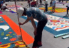 Ecatepec se llena de color: celebra la tradición de los tapetes monumentales de aserrín Foto: REDES