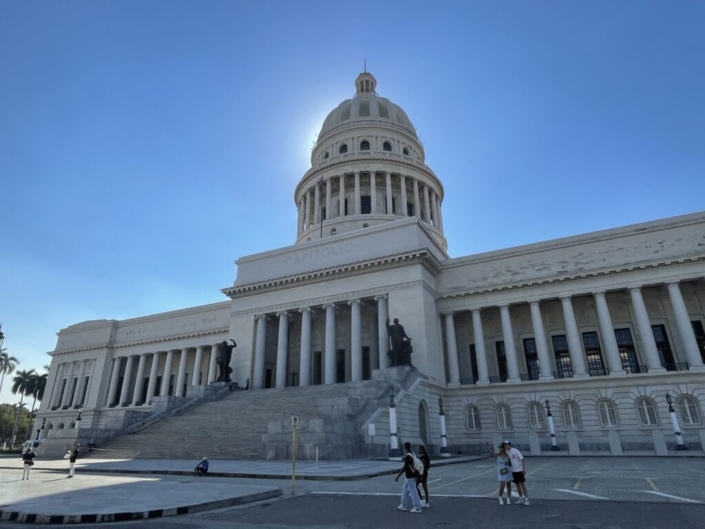 Capitolio de Cuba Realidades Quintana Roo (c)
