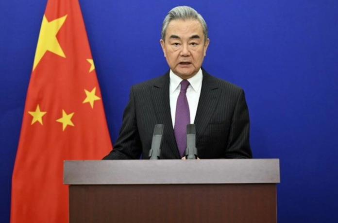 El ⁠ministro de Asuntos Exteriores de China instó el lunes a los ⁠países del ⁠golfo a unirse para oponerse a la injerencia externa en Irán. Foto: @ChinaMilBugle