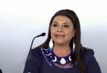 CDMX evalúa regreso de revisión de mochilas en secundarias para evitar el ingreso de armas. Foto: Clara Brugada Molina