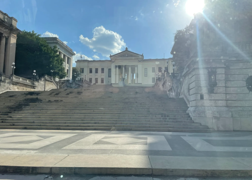 Universidad de la Habana / Realidades Quintana Roo (c)