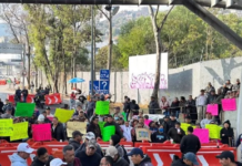 Vecinos de Xochimilco paralizan la México-Cuernavaca por falta de agua Foto: La Jornada