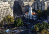 Argentinos se movilizan en protestas para frenar recortes de Javier Milei