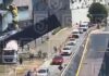 Anuncio gigante en Interlomas aplasta un coche con una mujer adentro que perdió la vida (Video)